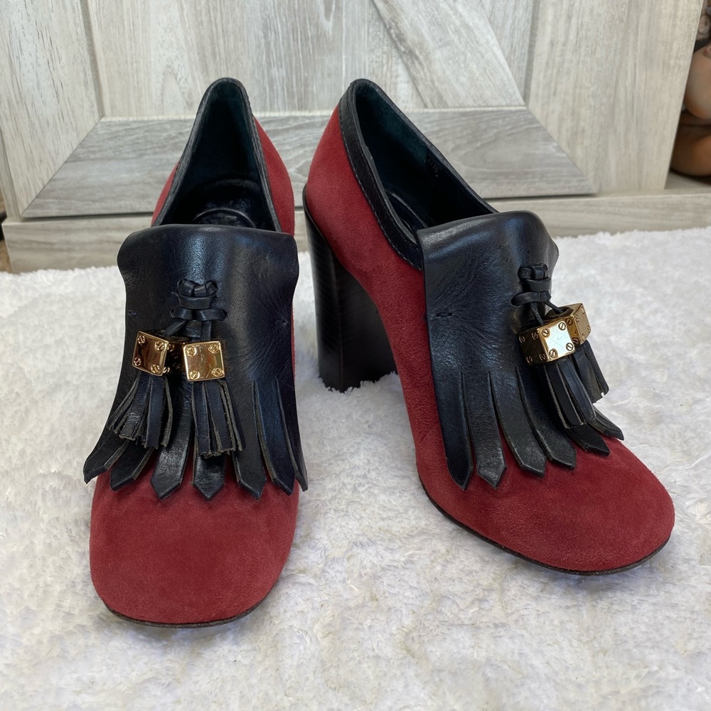 Tory Burch  Arelia Tassel Suede Leather 5. I literally only worn once. EUC.